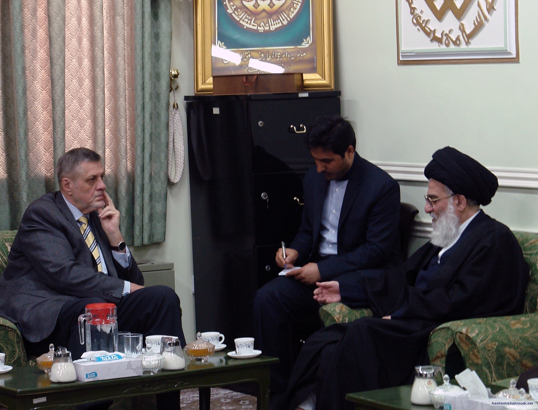 Meeting of U.N.’s representative in Iraq with Grand Ayatollah Hashemi Shahroudi